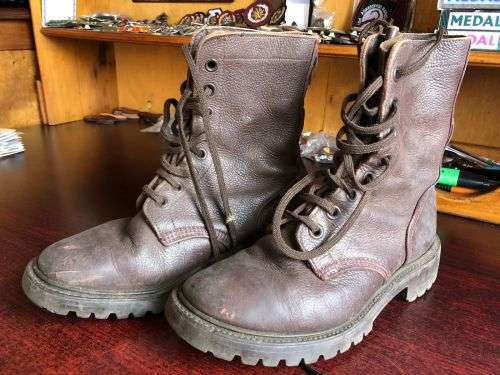 SADF PERIOD ARMY BOOTS IN GOOD CONDITION- SIZE 8