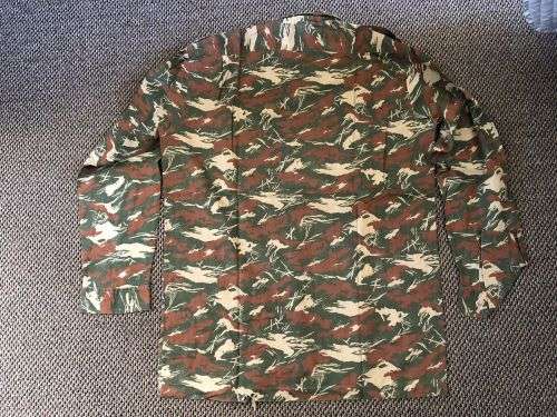 KOEVOET CAMO LONG SLEEVE SHIRT-SIZE LARGE-MEASURES 62CM ARMPIT TO ARMPIT-MAKERS LABEL-THIS SHIRT IS