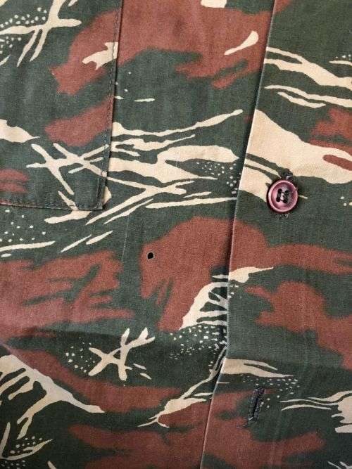 KOEVOET CAMO LONG SLEEVE SHIRT-EXTRA LARGE-MEASURES 65CM ARMPIT TO ARMPIT-3 BUTTONS MISSING-2X SMA