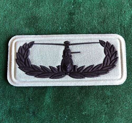 SANDF QUALIFICATION  AIR ASSAULT BADGE- EMBOSSED