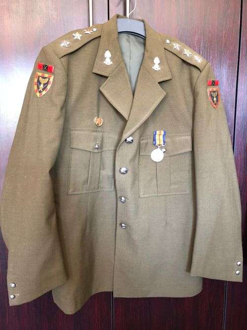 STEP OUT JACKET FOR A CAPTAIN WITH 4 FIELD REGT.-COMPLETE WITH FLASHES MEDAL ETC.-SIZE MEDIUM-MEASUR