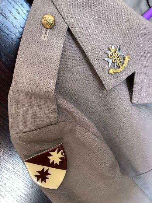 2 MEDICAL GROUP BATTALION STEP OUT JACKET-SIZE MEDIUM-MEASURES 55CM ARMPIT TO ARMPIT-COMPLETE-VERY G