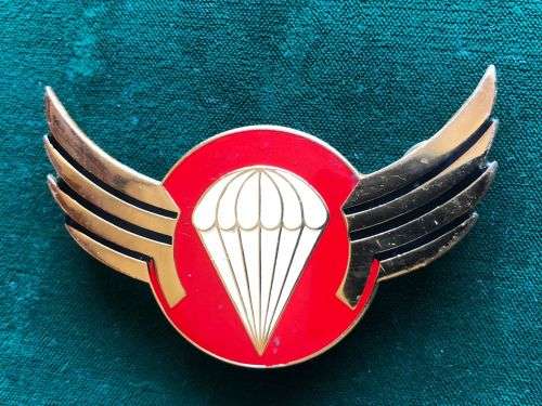 BOPHUTHATSWANA DEFENCE FORCE PARACHUTE,INSTRUCTORS WING-BREAST BADGE -FULL SIZE-MEASURES 70MM- 3 PIN