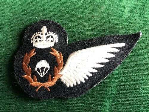 RAF INSTRUCTORS PARACHUTE WING-POST WAR-PADDED