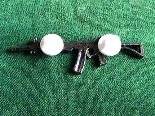 R4 RIFLE BADGE,MADE FOR CIVILIAN MARKET- 2 PINS-LENGTH 65 CM