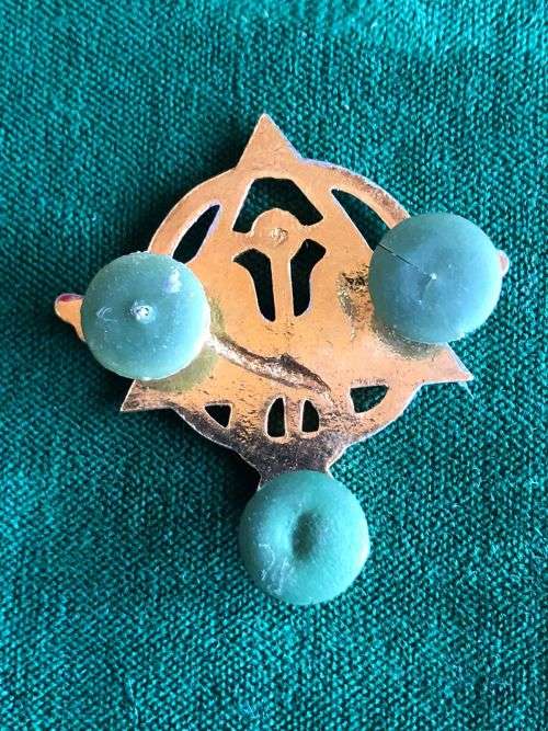 SA MEDICAL SERVICES,BI METAL BREAST BADGE FOR DENTIST`S-APPROVED IN 1992-VARIATION WITH STAFF IN BET