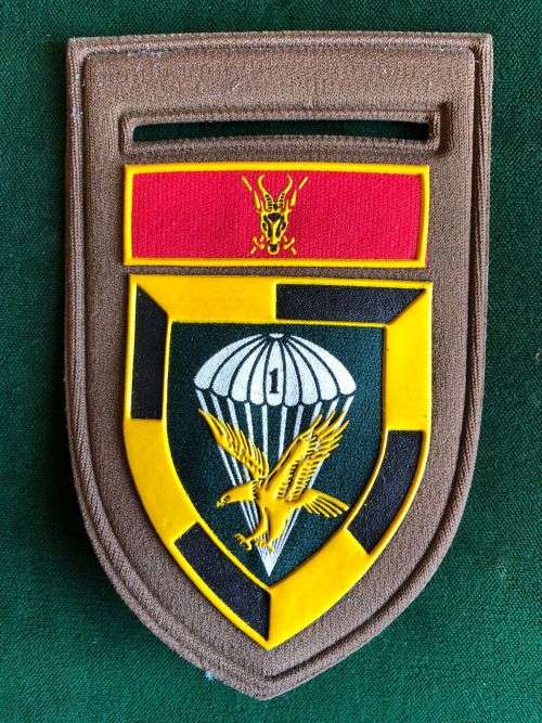 1 PARACHUTE BATTALION TUPPER FLASH- ONE PIN