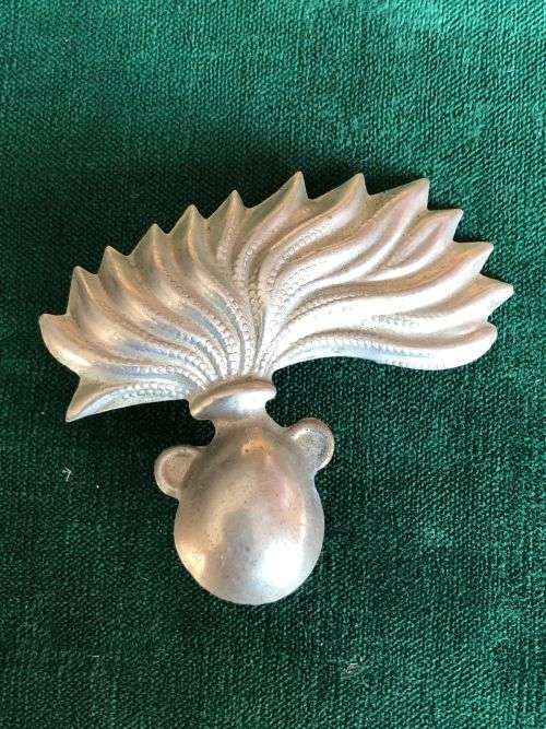ITALIAN WW2 CAP BADGE