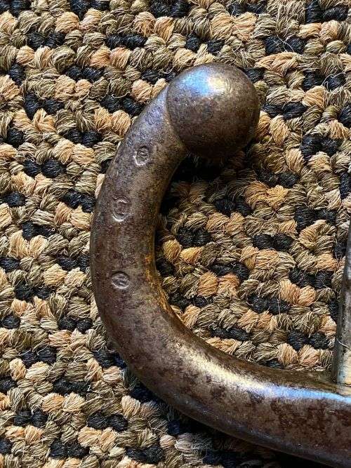 FRENCH YATAGHAN-BLADED 1866 BAYONET WITH METAL SCABBARD-OVERALL LENGTH 69,5 CM