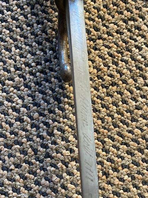 FRENCH YATAGHAN-BLADED 1866 BAYONET WITH METAL SCABBARD-OVERALL LENGTH 69,5 CM