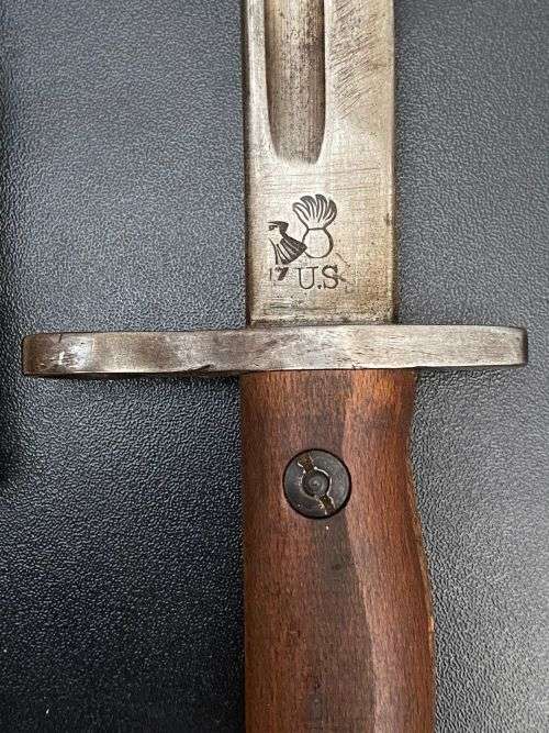 US PATTERN M1917 BAYONET MADE BY REMINGTON,RIGHT RICASSO MARKINGS OF THE US M 1917 BAYONET,SHOWING T