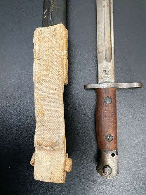 US PATTERN M1917 BAYONET MADE BY REMINGTON,RIGHT RICASSO MARKINGS OF THE US M 1917 BAYONET,SHOWING T