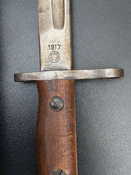 US PATTERN M1917 BAYONET MADE BY REMINGTON,RIGHT RICASSO MARKINGS OF THE US M 1917 BAYONET,SHOWING T