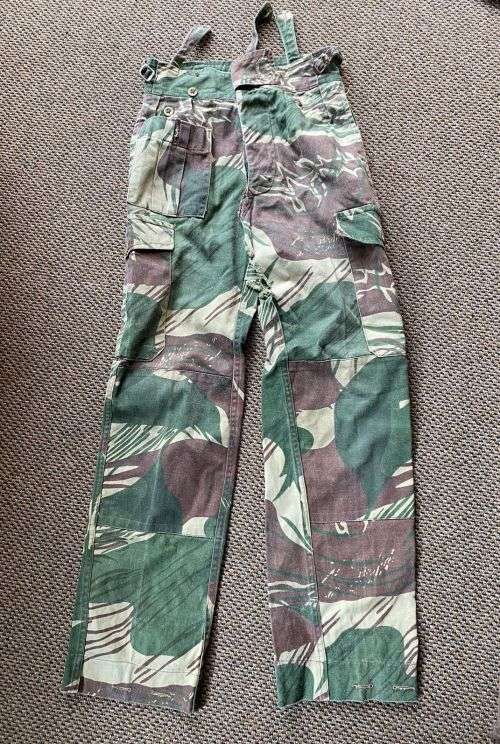 RHODESIAN CAMO PANTS-SIZE 30-PIPE LENGTH OF 64 CM-NEED SOME REPAIRS IN THE FRONT BUT CAN BE DONE