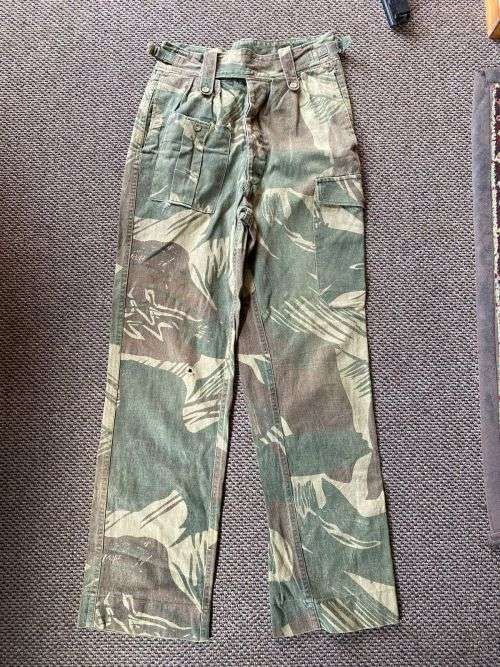 RHODESIAN CAMO PANTS-1ST PATTERN HEAVY DENIM LIKE MATERIAL -SIZE 30-PIPE LENGTH OF 72 CM-COMBAT USED