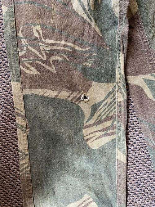 RHODESIAN CAMO PANTS-1ST PATTERN HEAVY DENIM LIKE MATERIAL -SIZE 30-PIPE LENGTH OF 72 CM-COMBAT USED