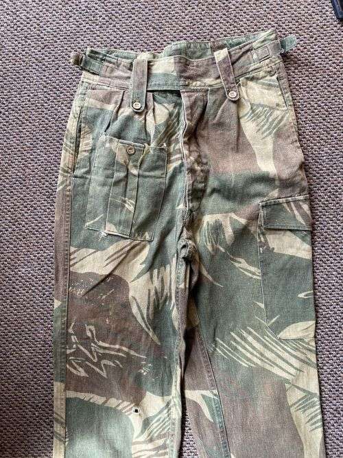 RHODESIAN CAMO PANTS-1ST PATTERN HEAVY DENIM LIKE MATERIAL -SIZE 30-PIPE LENGTH OF 72 CM-COMBAT USED