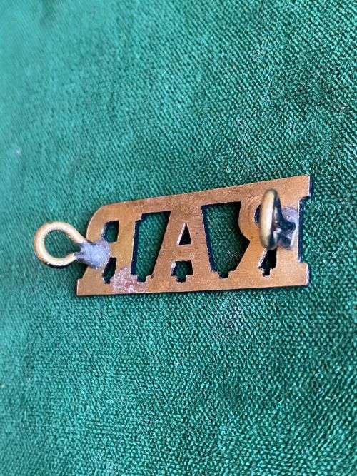 RHODESIAN AFRICAN RIFLES TITLE-WORN 1930`S-1980-LUGS INTACT