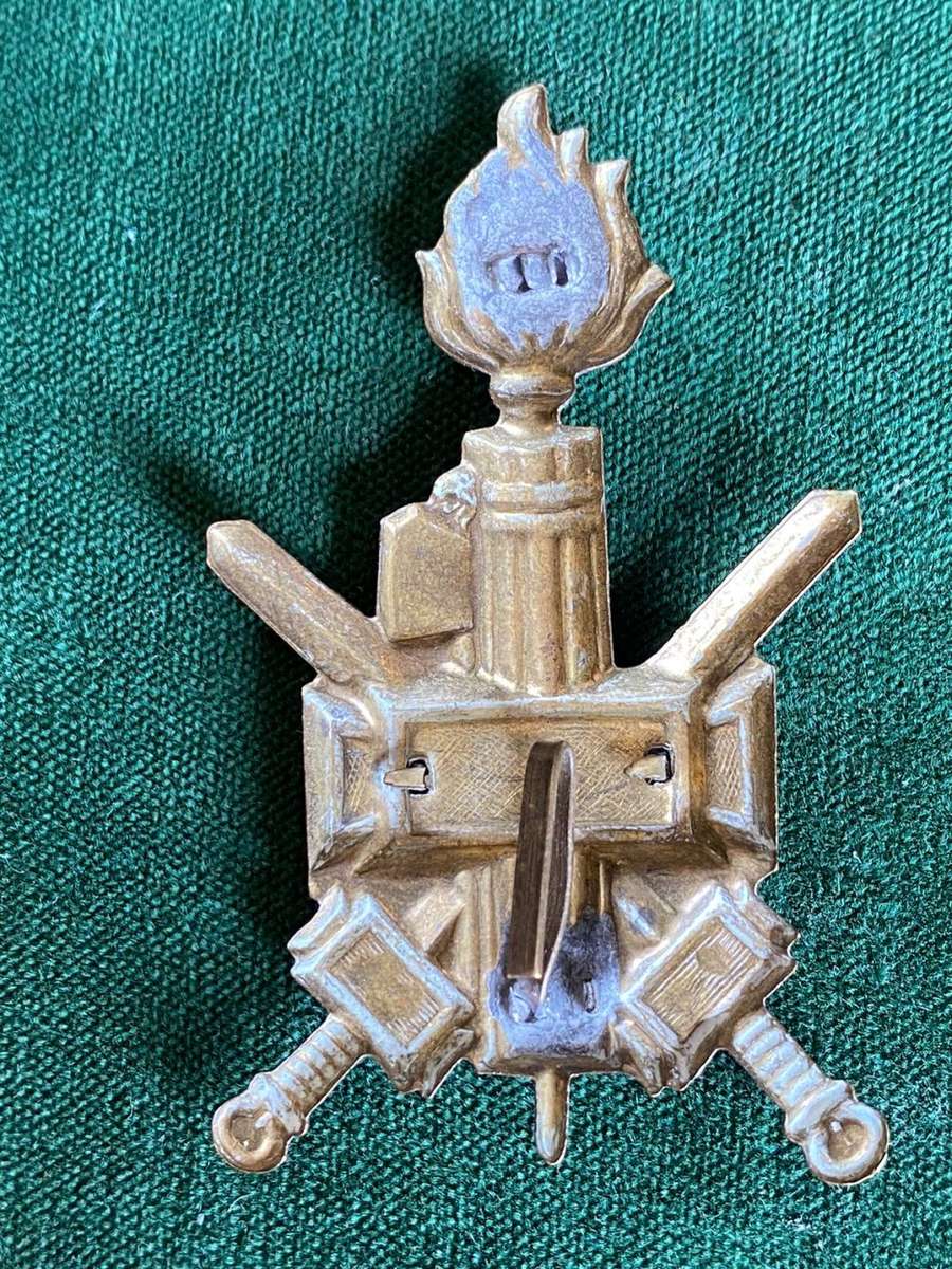ITALIAN WW2 BLACK SHIRTS IN ETHIOPIA BRASS BADGE FOR THE TOPEE-ONE LUG