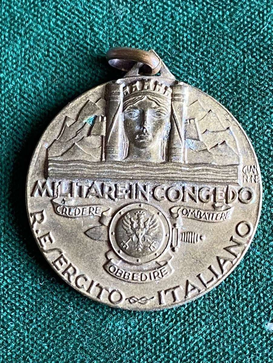 ITALIAN WW2,MILITARY MEDAL FOR DISCHARGED SOLDIERS-DIAMETER 30MM