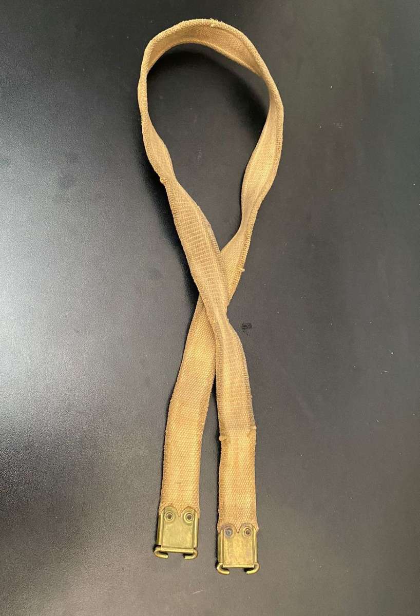 ORIGINAL BRITISH LEE-ENFIELD ,CANVAS .303 RIFLE SLING WITH BRASS ENDS