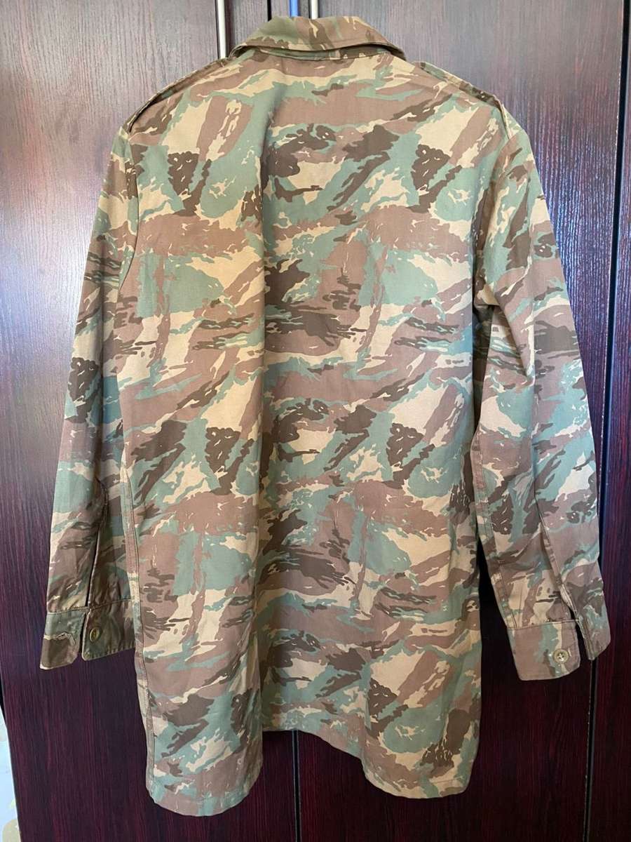32 BATTALION CAMO LONG SLEEVE SHIRT-DRY SEASON,SIZE LARGE-MEASURES 56 CM ARMPIT TO ARMPIT-GOOD CONDI