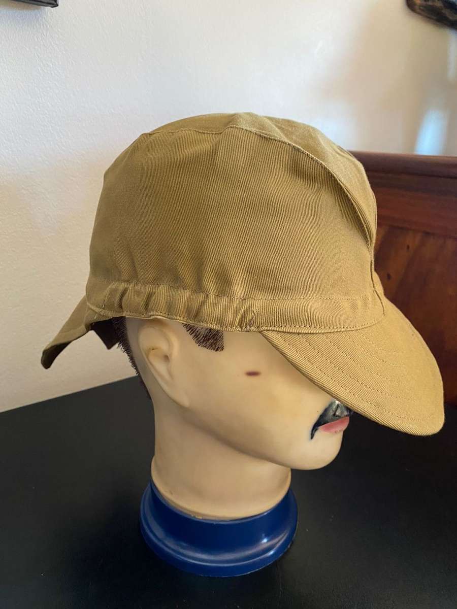 ORIGINAL RECCE,BROWN OR DARK KHAKI,SWALLOW TAIL CAP-COMES WITH PAPER LABEL CODE TYPE F(LIBYAN)FOR CR