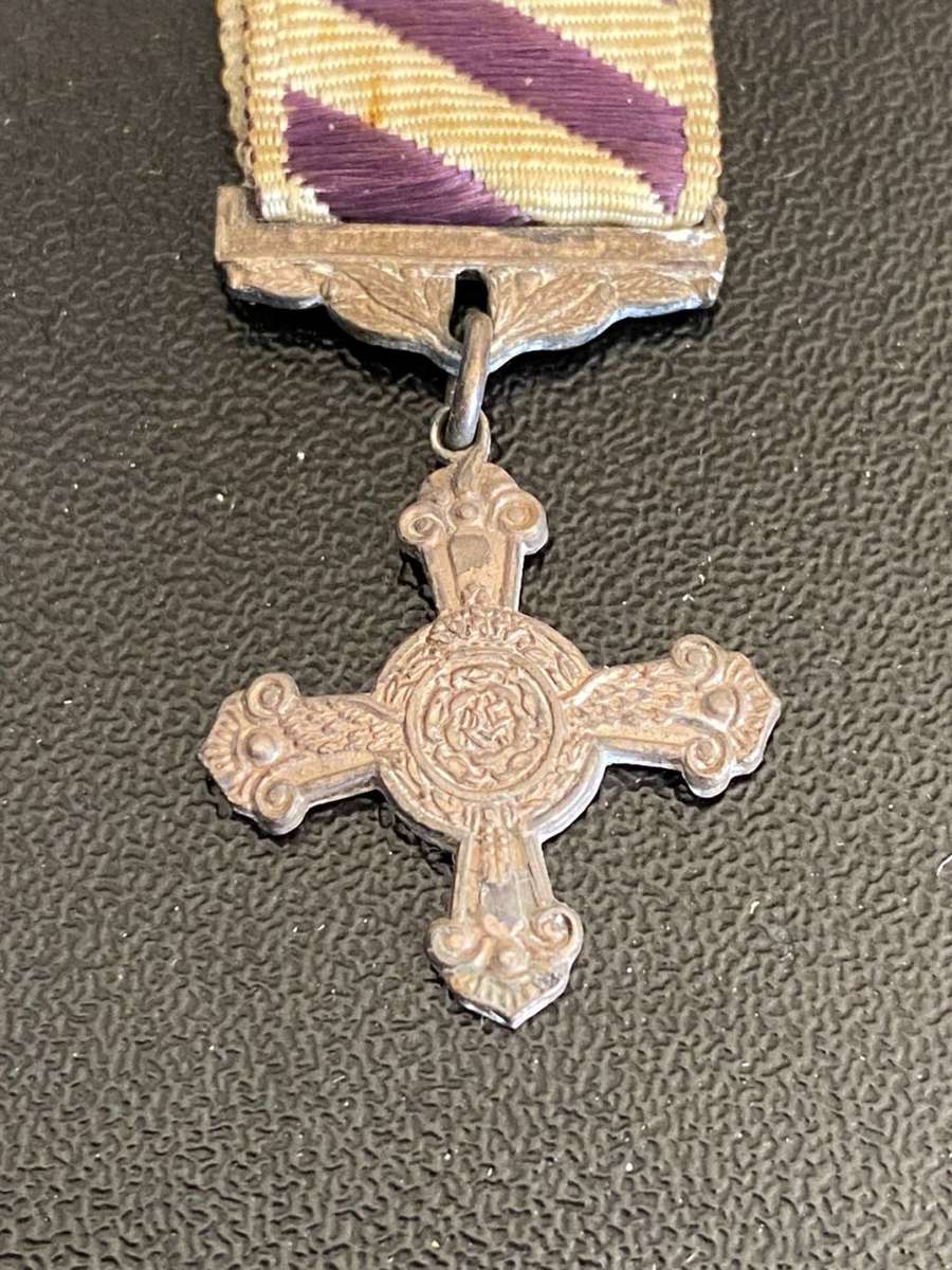 ORIGINAL,MINIATURE DISTINGUISHED FLYING CROSS