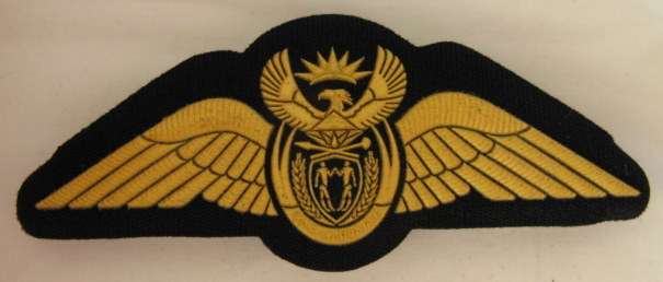 SAAF GOLD TUPPER PILOT'S WING FOR 1000 & MORE FLYING HOURS.  2 PINS - POST 2003
