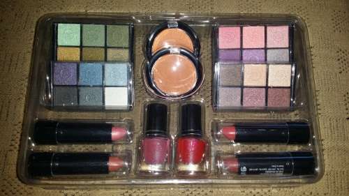Brand new Clicks Makeup set