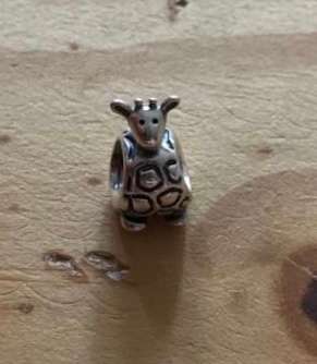 Silver giraffe pandora charm