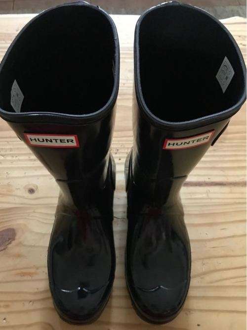 Black short gloss Hunter boots