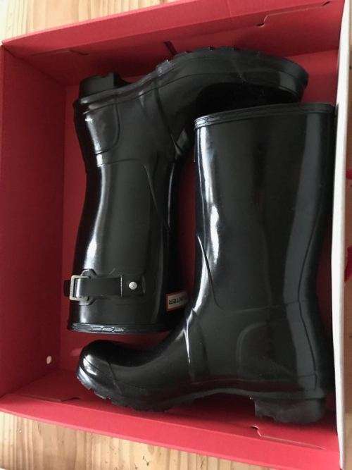 Black short gloss Hunter boots