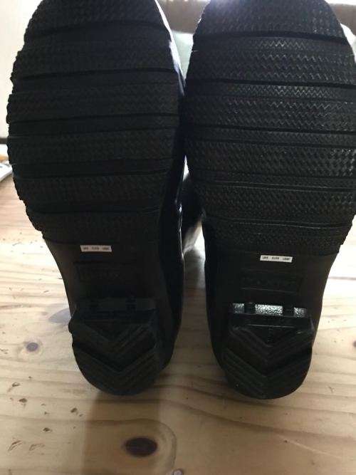 Black short gloss Hunter boots