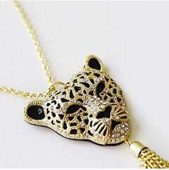 Elegant 18K Golden Chain Necklace With Rhinestone Leopard Head Pendant With Tassel in Gift Box