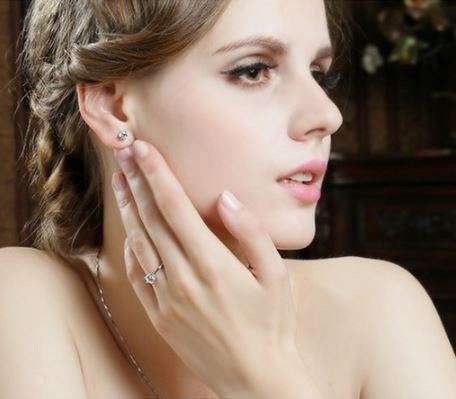 Elegant Silver Plated Jewelry Set With Love You Mom Heart Pendant in Complimentary Gift Box