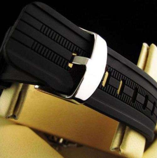 Elegant & Sporty V6 Stainless Steel & Silicone Men's Quartz Wrist Watch in Black & Silver