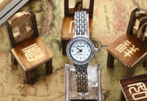 Elegant Ladies Silver Rhinestone Stainless Steel Analog Quartz Wrist Watch in Gift Box