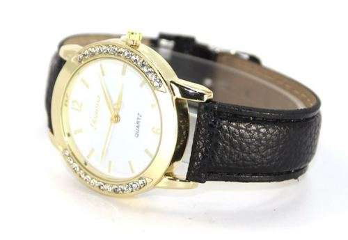 Luxury Leather Geneva Crystal Quartz Wrist Watch in Complimentary Gift Box