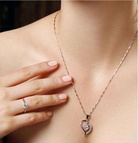 Exquisite 925 Sterling Silver Cubic Zirconia Heart Shaped Jewelry Set in Complimentary Gift Box