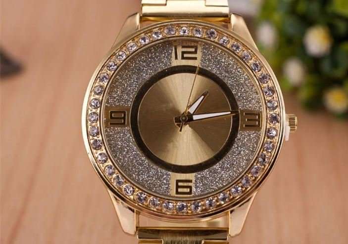 Elegant Ladies Crystal Diamante Quartz Wrist Watches in Rose Gold , Gold or Silver