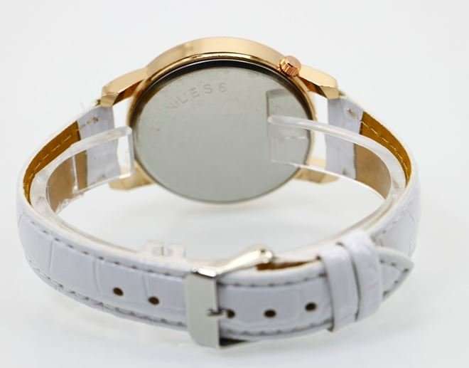 Elegant Valentine's Paris Eiffel Tower Rose Gold & Austrian Crystal Leather Quartz Wrist Watch