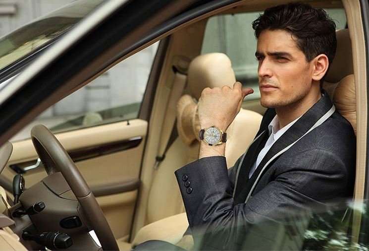 Elegant & Professional Curren AUTO DATE Mens Business Watch With Leather Strap in White and Gold