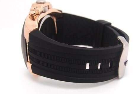 Elegant & Sporty V6 Stainless Steel & Silicone Men's Quartz Wrist Watch in Black & Gold