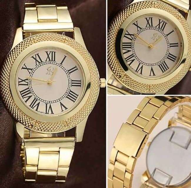 Luxury & Elegant Ladies Gold and Black Roman Number Quartz Wrist Watch
