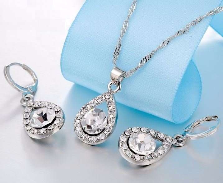 Elegant 925 Sterling Silver Cubic Zirconia Water Drop Jewelry Set in Complimentary Gift Box