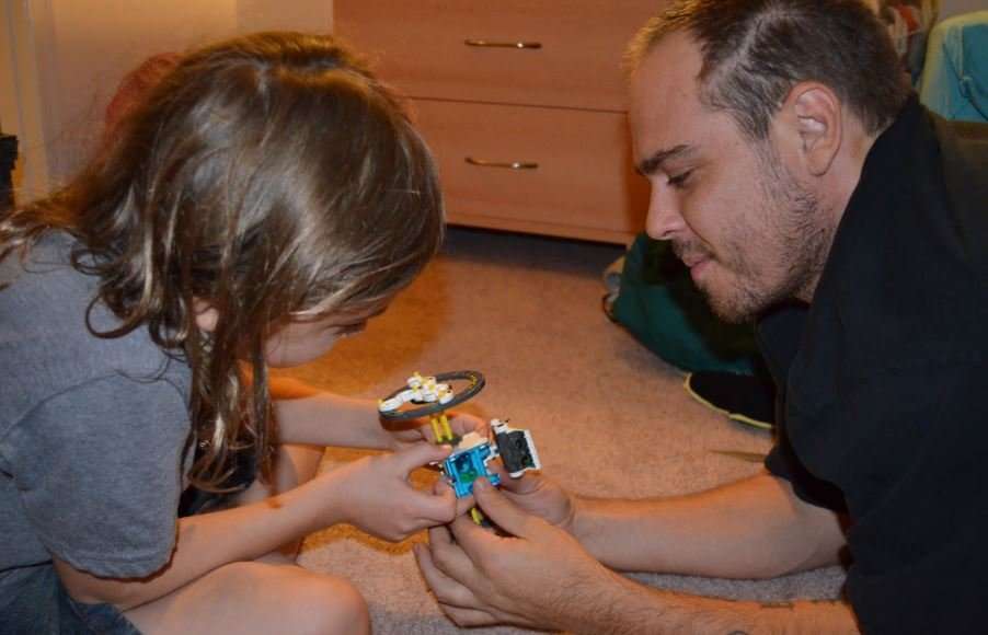 14-IN-1 Educational Solar Robot Kit - Build 14 Different Robot Friends