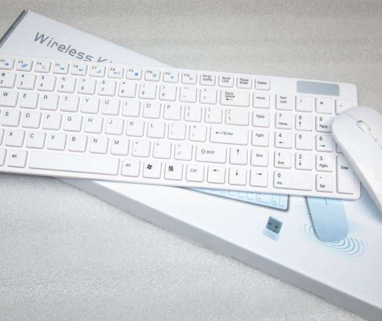 Super Slim 2.4 Ghz Wireless Keyboard, Mouse, Silicone Protective Skin & USB Receiver Combo