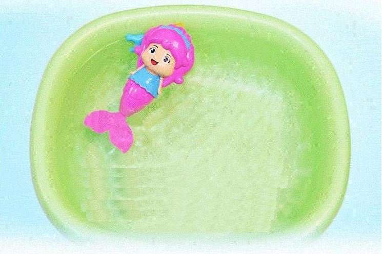 WOW!!! 8 Mermaid Pull and Swim Toys, Excellent For Movement Ability Developing During Bath Time