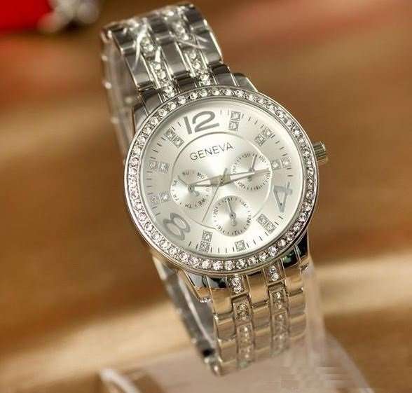Elegant Ladies Geneva Crystal Quartz Chronograph Wrist Watch in Gold or Silver